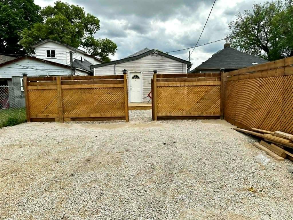 1819 Midmar Avenue, Winnipeg, Manitoba  R2R 0J8 - Photo 23 - 202620542