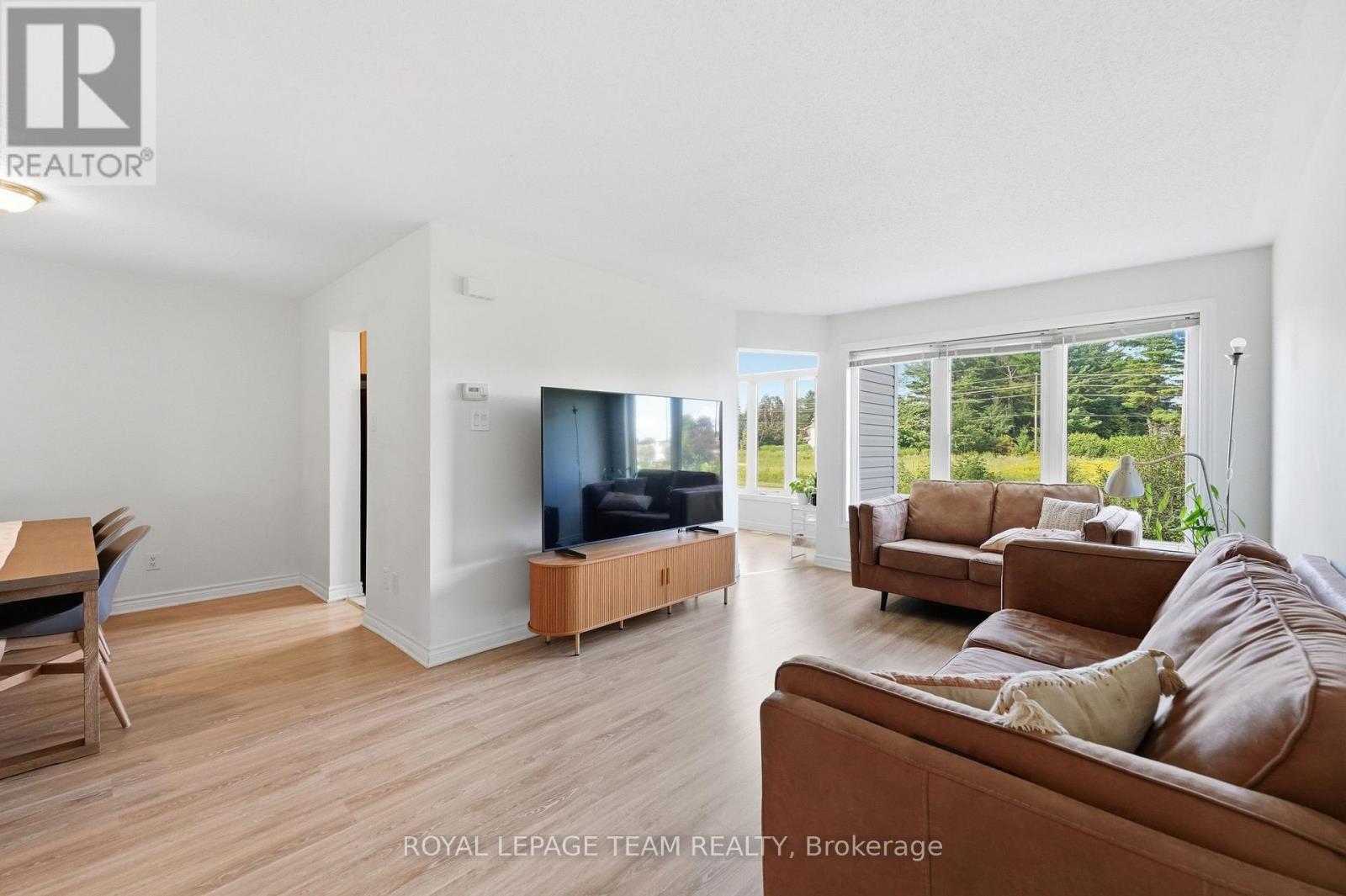 258 Forestbrook Street, Ottawa, Ontario  K2K 0B4 - Photo 7 - X13671846