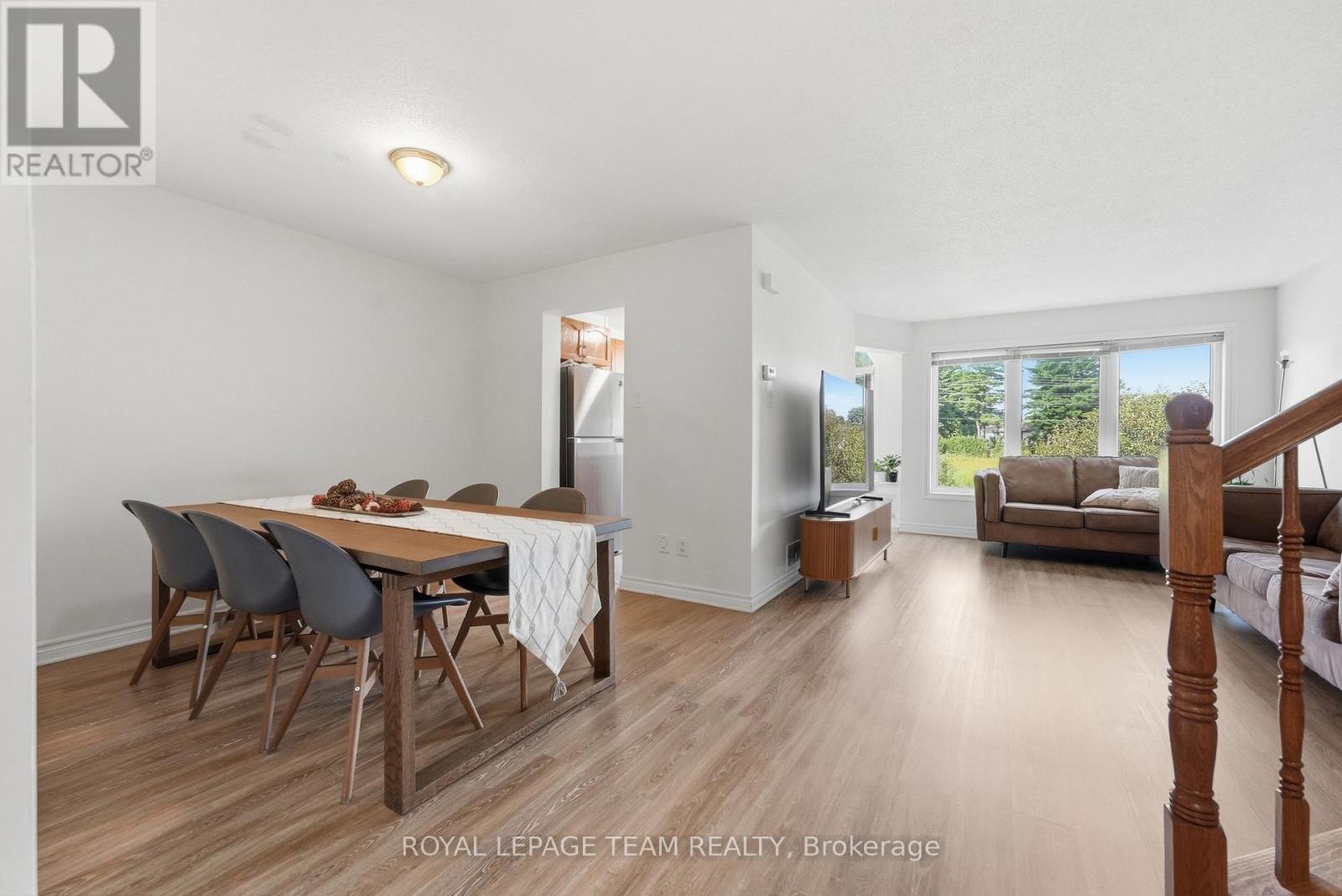 258 Forestbrook Street, Ottawa, Ontario  K2K 0B4 - Photo 3 - X13671846