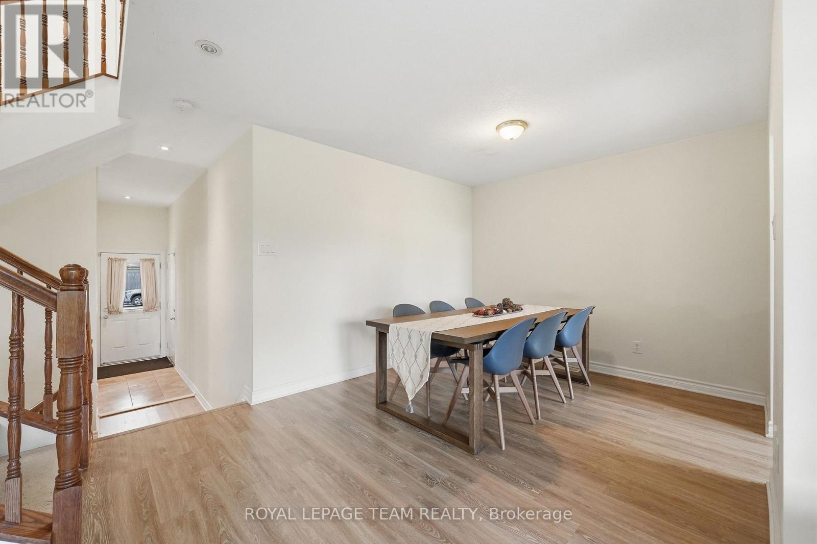 258 Forestbrook Street, Ottawa, Ontario  K2K 0B4 - Photo 5 - X13671846