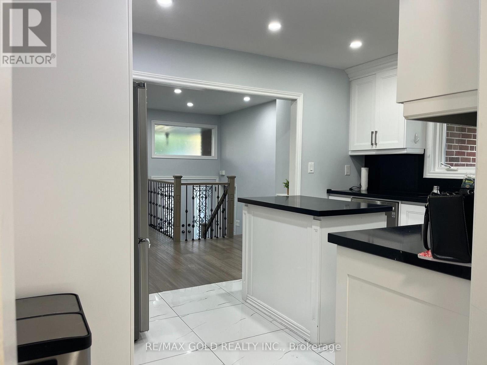 30 Moynes Avenue, Toronto, Ontario M8Y 3B8 - Photo 30 - W13680144
