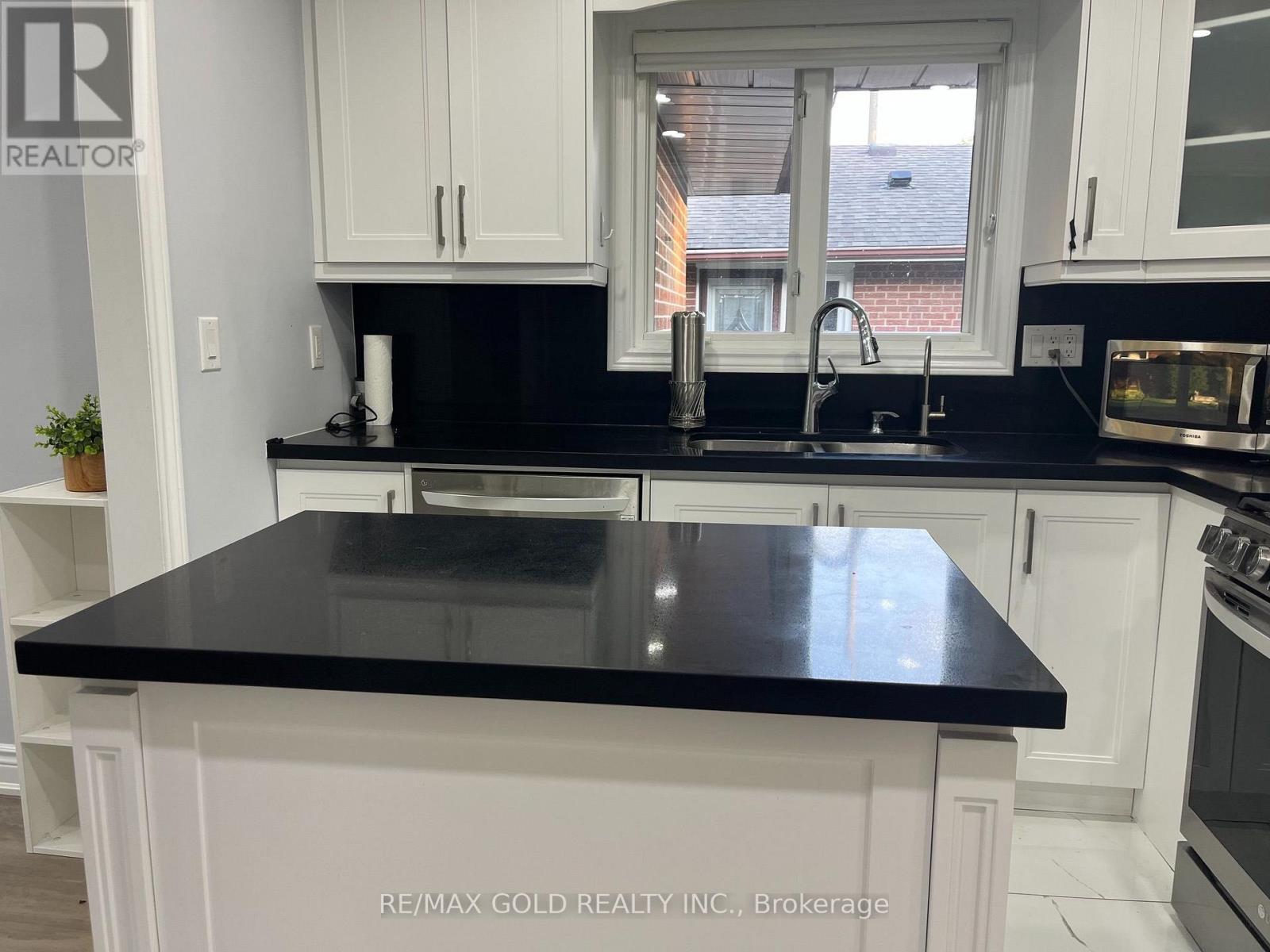 30 Moynes Avenue, Toronto, Ontario M8Y 3B8 - Photo 28 - W13680144