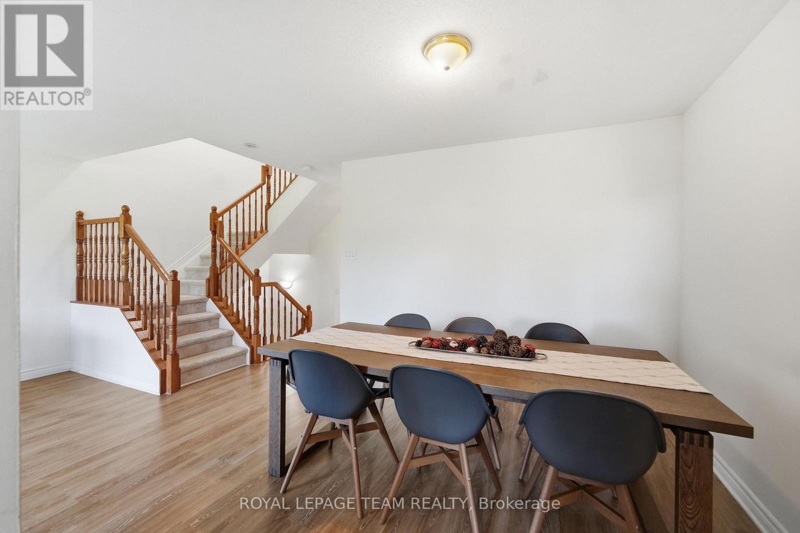 258 Forestbrook Street, Ottawa, Ontario  K2K 0B4 - Photo 9 - X13671846