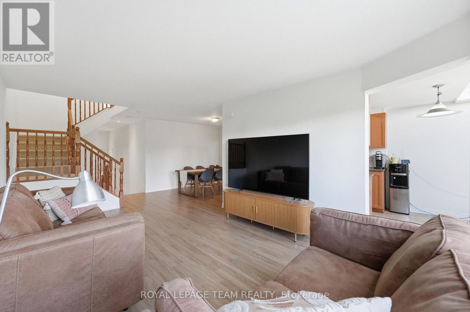 258 Forestbrook Street, Ottawa, Ontario  K2K 0B4 - Photo 8 - X13671846