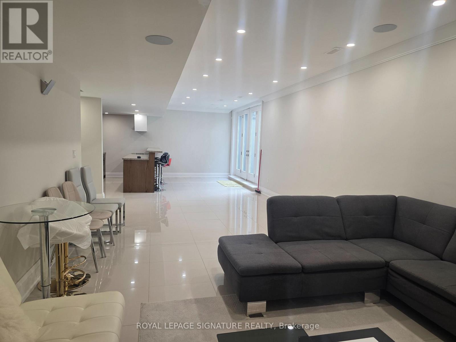 Lower - 12 Terrace Avenue, Toronto, Ontario  M2R 1E9 - Photo 2 - C13680690