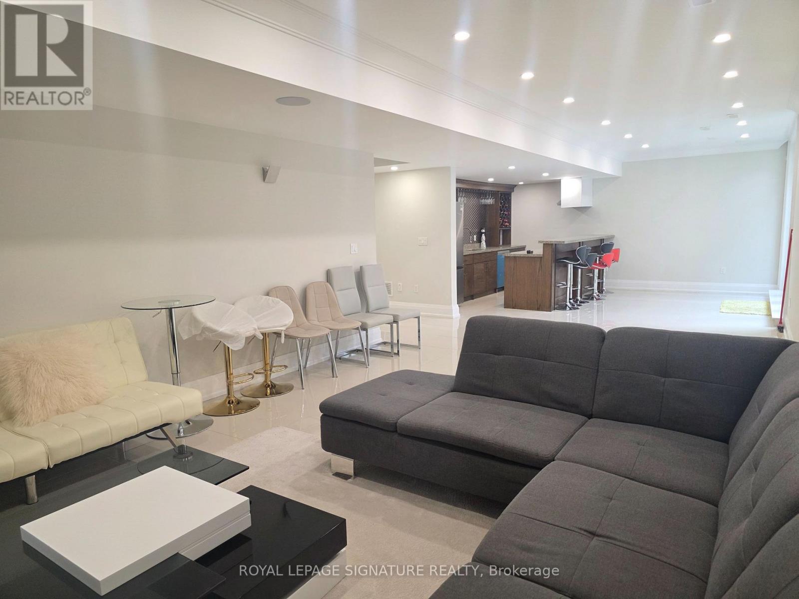 Lower - 12 Terrace Avenue, Toronto, Ontario  M2R 1E9 - Photo 3 - C13680690