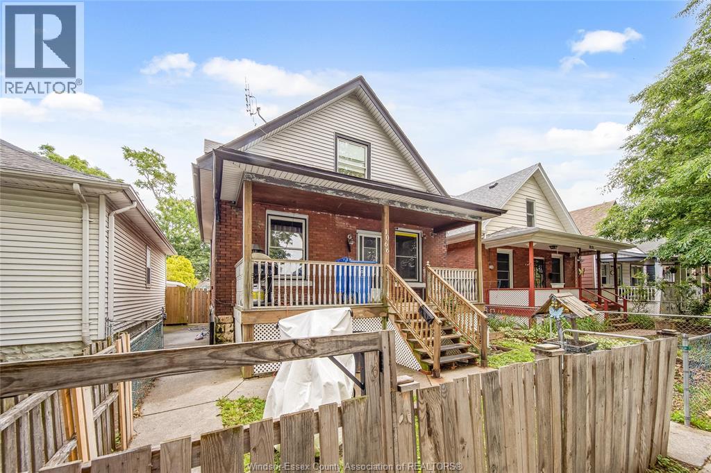 1066 Hickory, Windsor, Ontario  N8Y 3S1 - Photo 2 - 26019609