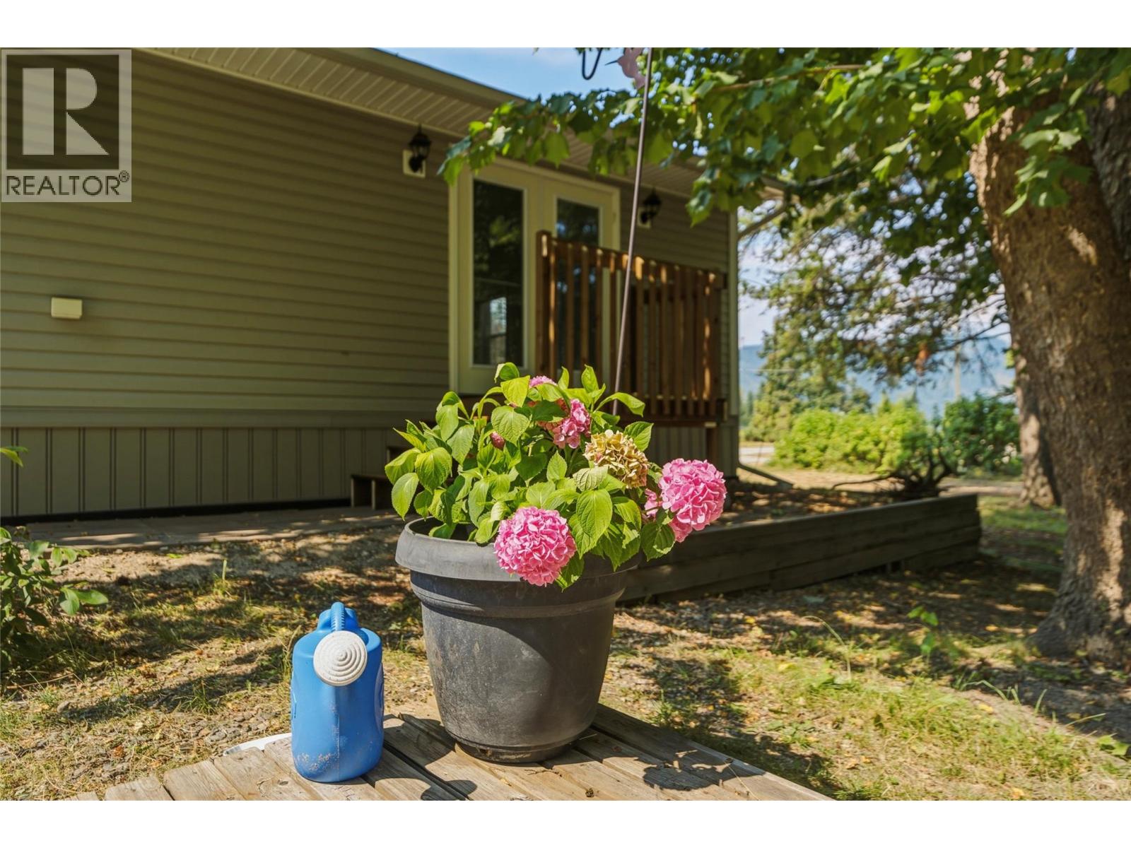 518 Willow Street, Fauquier, British Columbia  V0G 1K0 - Photo 12 - 10397571