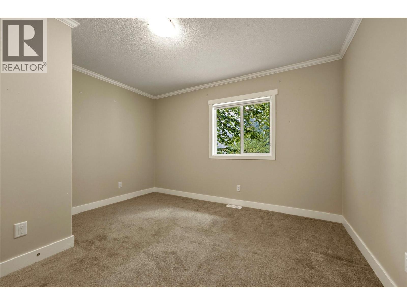518 Willow Street, Fauquier, British Columbia  V0G 1K0 - Photo 35 - 10397571