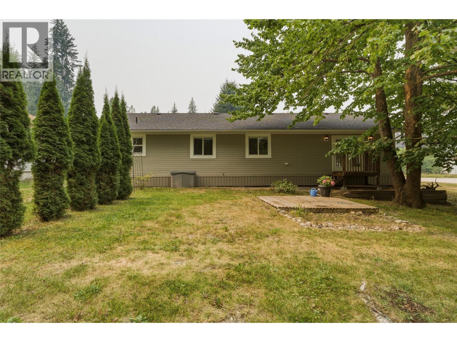 518 Willow Street, Fauquier, British Columbia  V0G 1K0 - Photo 63 - 10397571