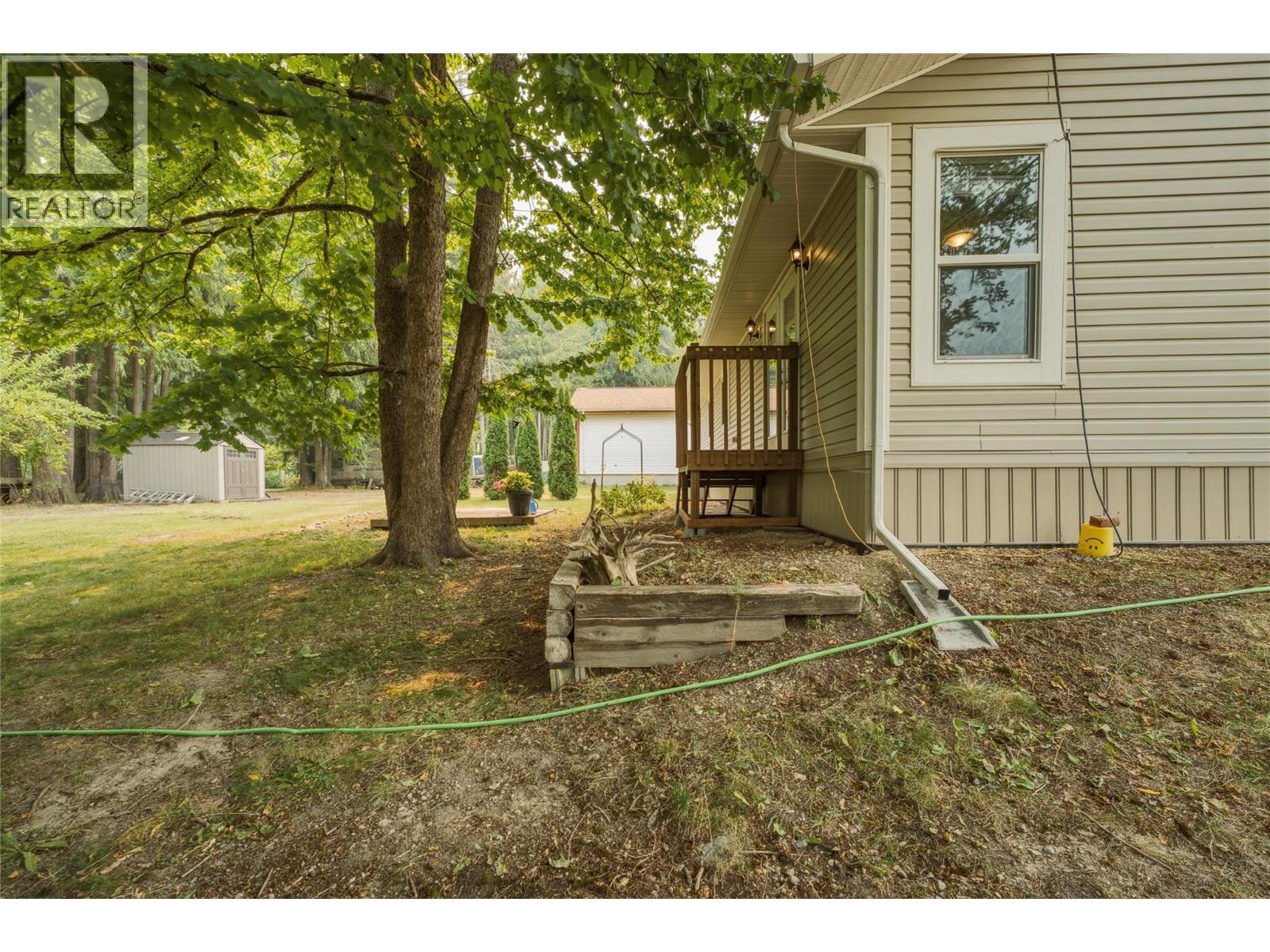 518 Willow Street, Fauquier, British Columbia  V0G 1K0 - Photo 62 - 10397571