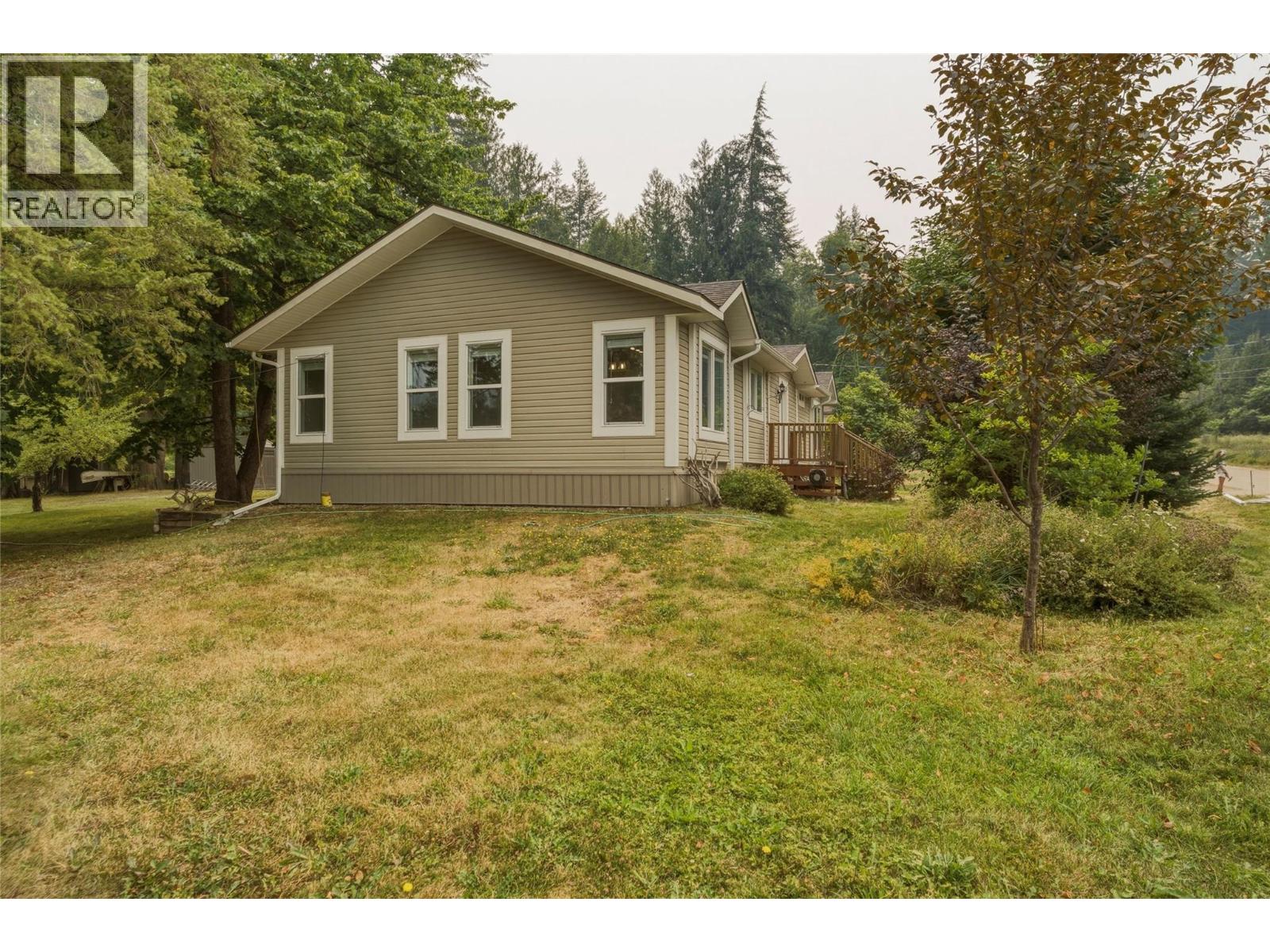 518 Willow Street, Fauquier, British Columbia  V0G 1K0 - Photo 60 - 10397571