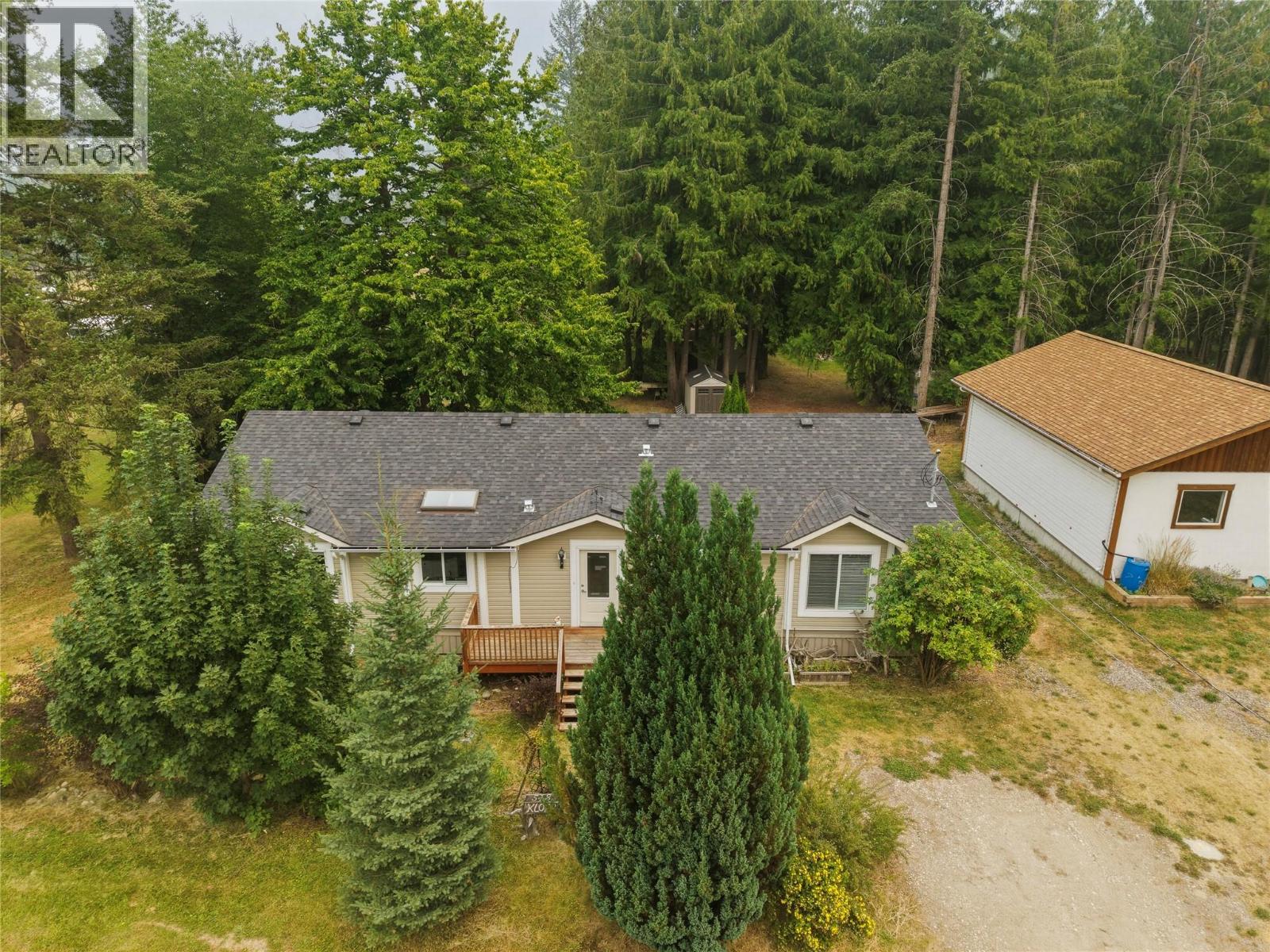 518 Willow Street, Fauquier, British Columbia  V0G 1K0 - Photo 15 - 10397571