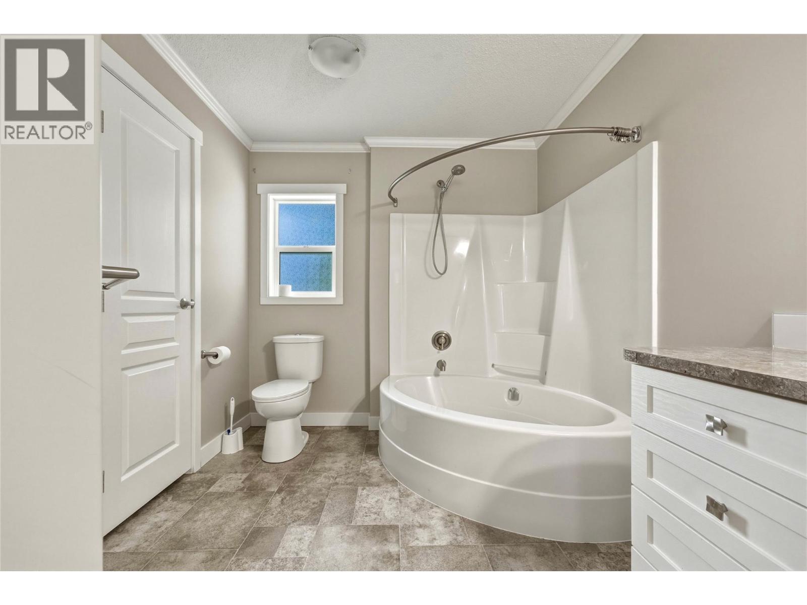 518 Willow Street, Fauquier, British Columbia  V0G 1K0 - Photo 45 - 10397571