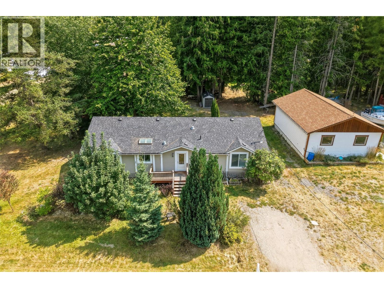 518 Willow Street, Fauquier, British Columbia  V0G 1K0 - Photo 7 - 10397571