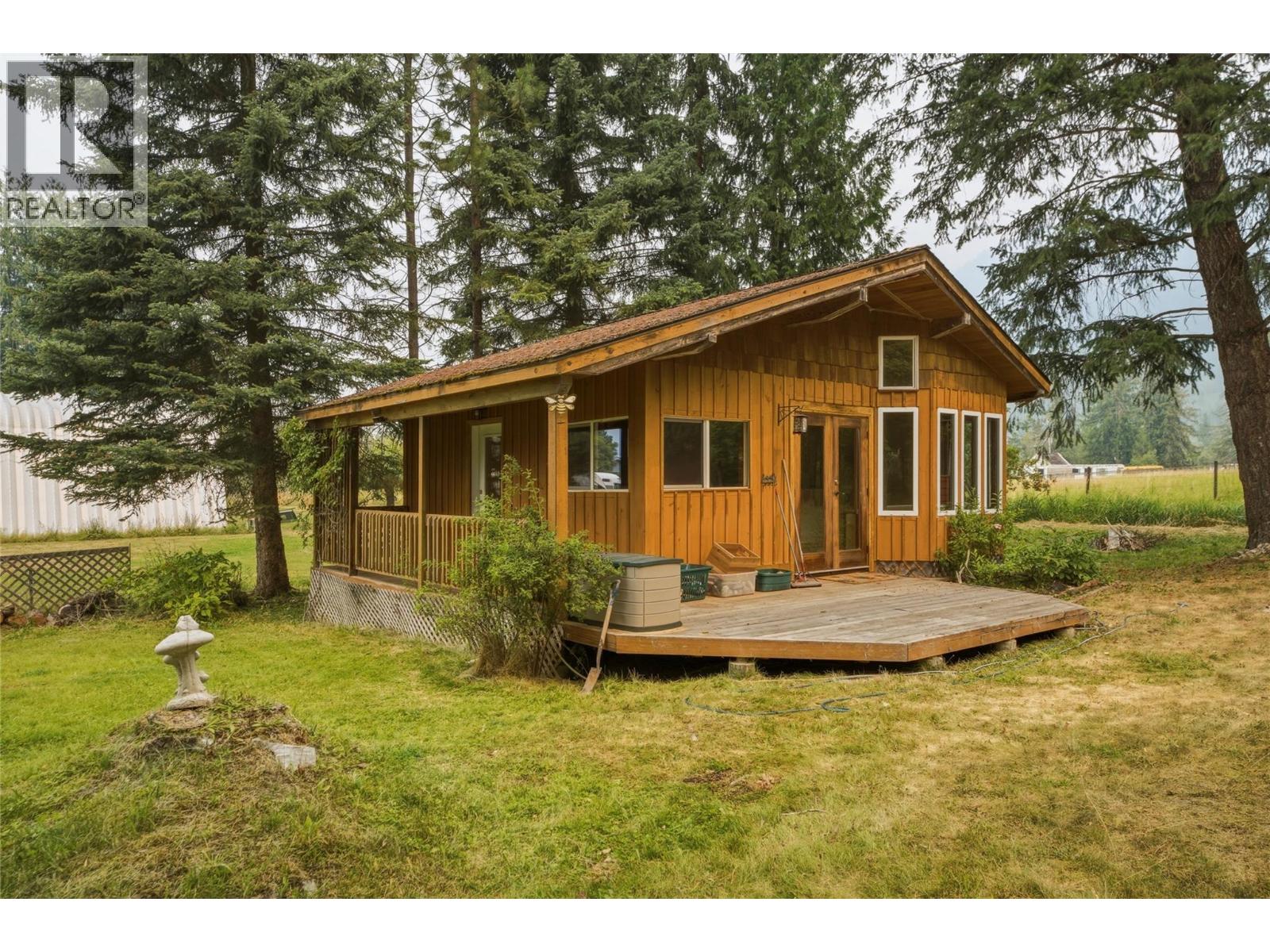 518 Willow Street, Fauquier, British Columbia  V0G 1K0 - Photo 46 - 10397571