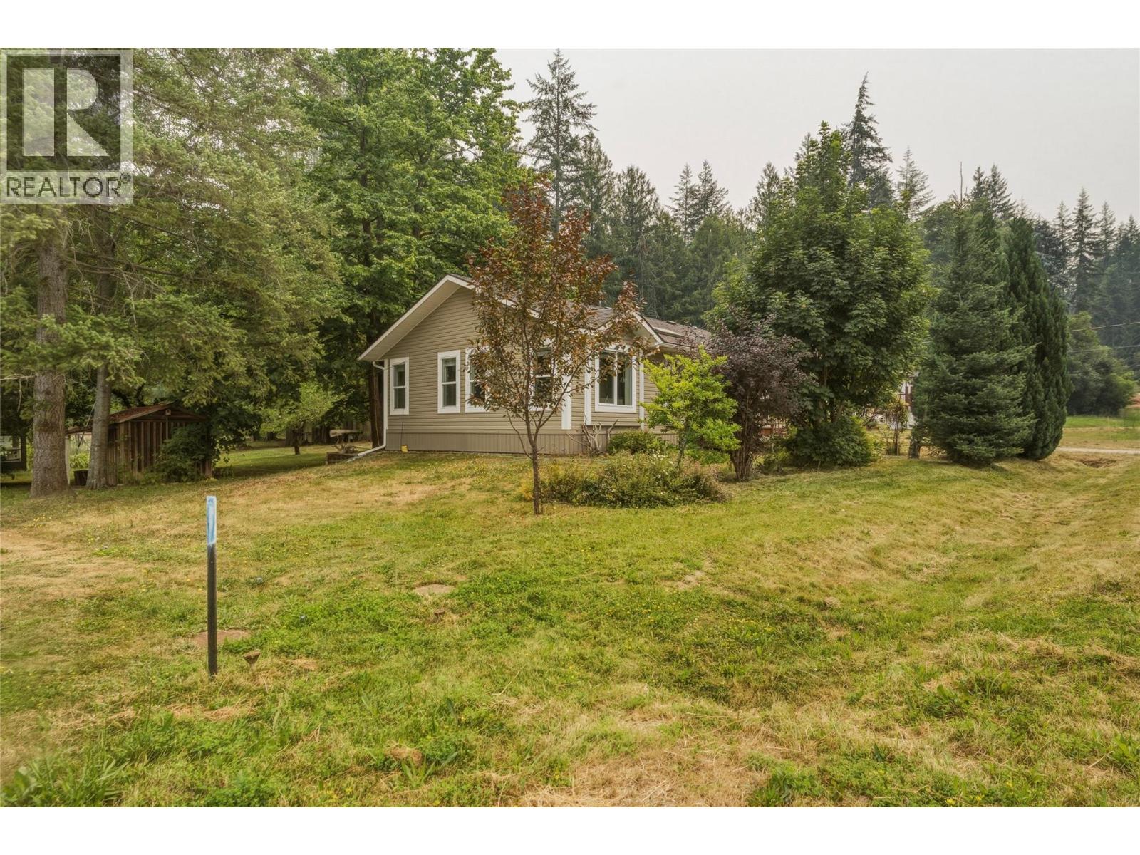 518 Willow Street, Fauquier, British Columbia  V0G 1K0 - Photo 66 - 10397571
