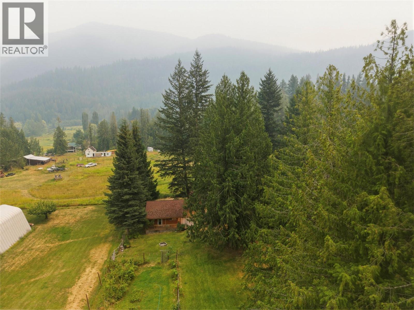 518 Willow Street, Fauquier, British Columbia  V0G 1K0 - Photo 69 - 10397571