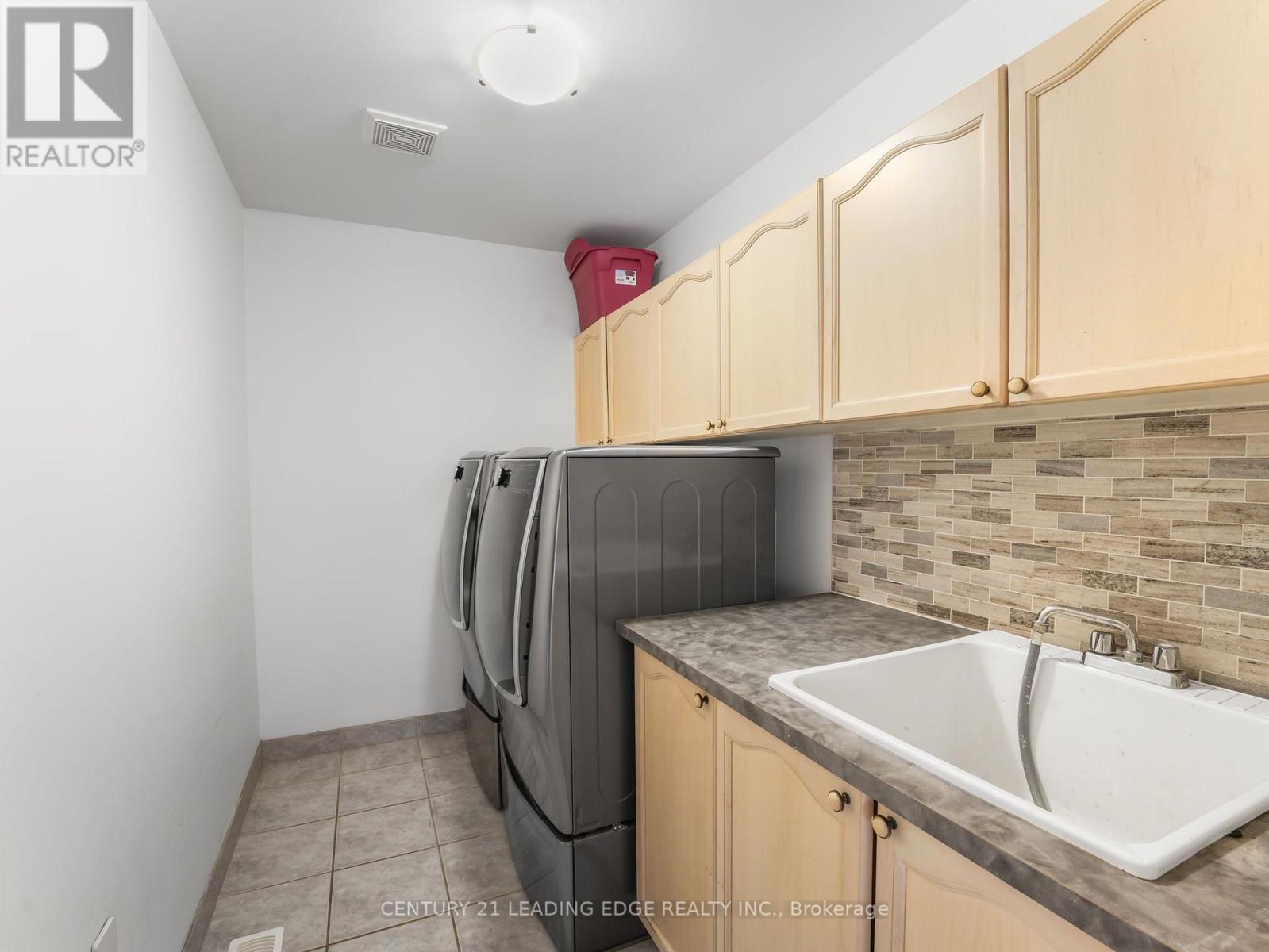 50 Storybook Crescent, Markham, Ontario  L6E 2B8 - Photo 37 - N13679676