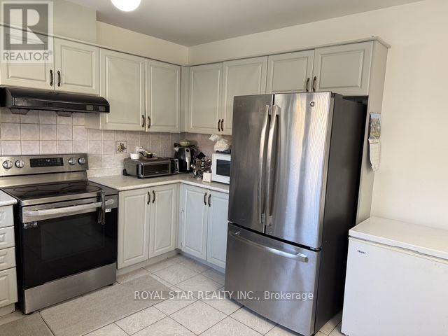 50 Dewridge Court, Brampton, Ontario  L6R 3C1 - Photo 10 - W13529438
