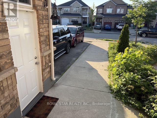 50 Dewridge Court, Brampton, Ontario  L6R 3C1 - Photo 3 - W13529438