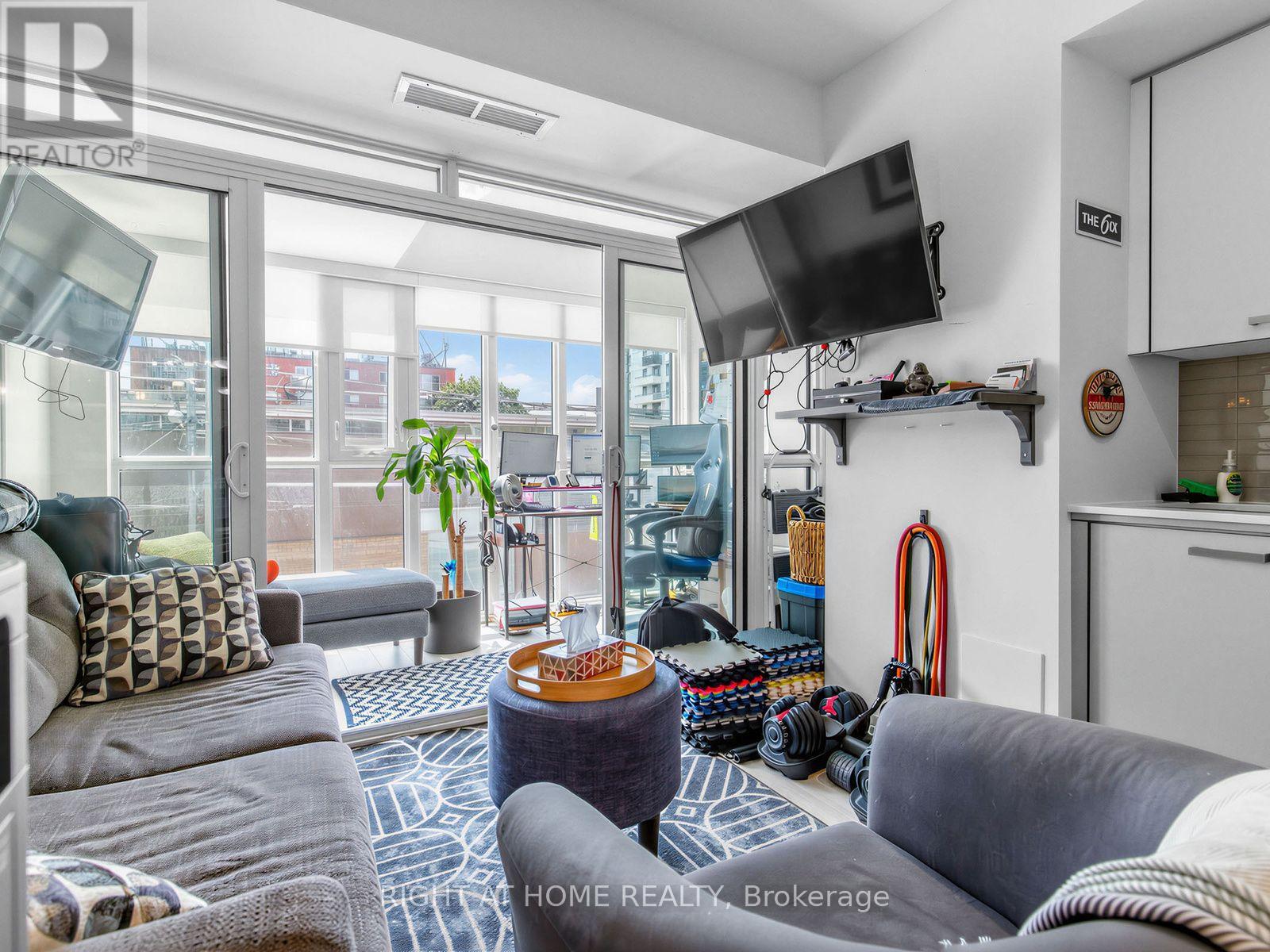 211 - 1630 Queen Street E, Toronto, Ontario  M4L 0B3 - Photo 4 - E13529138