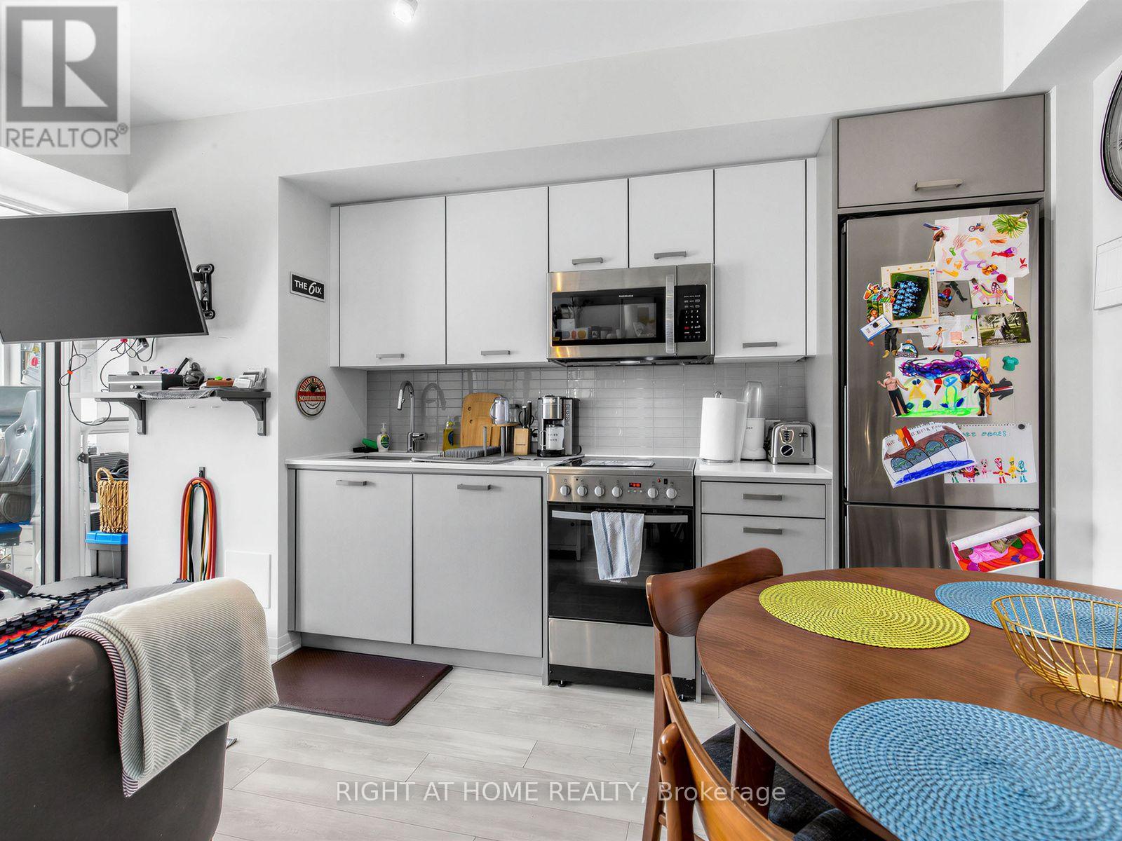 211 - 1630 Queen Street E, Toronto, Ontario  M4L 0B3 - Photo 9 - E13529138