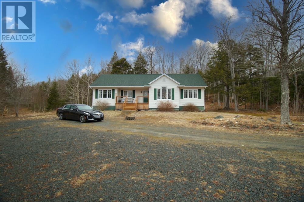 688 East Uniacke Road, Mount Uniacke, Nova Scotia  B0N 1Z0 - Photo 2 - 202606342