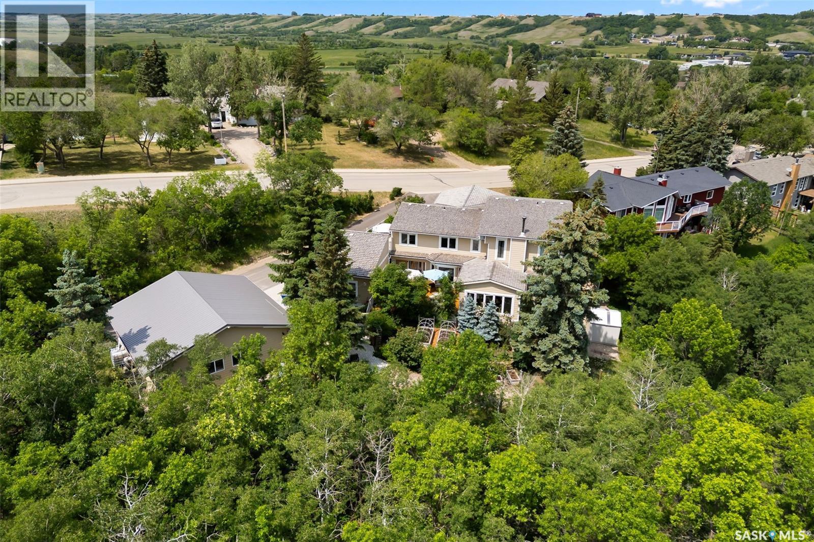 475 James Street S, Lumsden, Saskatchewan  S0G 3C0 - Photo 2 - SK034818