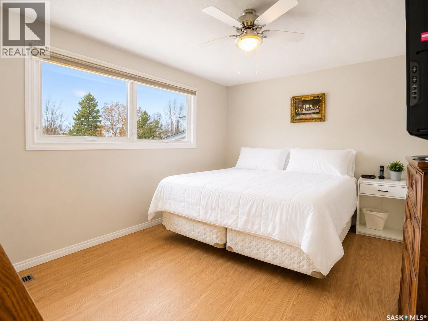 15 Dickinson Crescent, Regina, Saskatchewan  S4R 7K6 - Photo 10 - SK045553