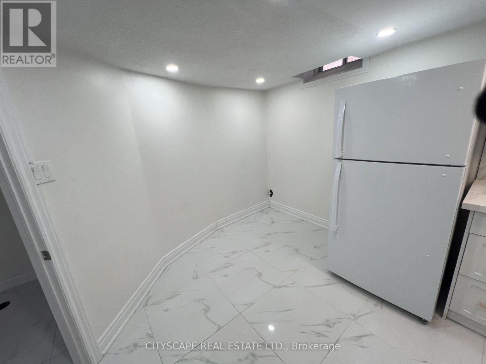 BASEMENT - 637 DOLLY BIRD LANE, Mississauga, Ontario