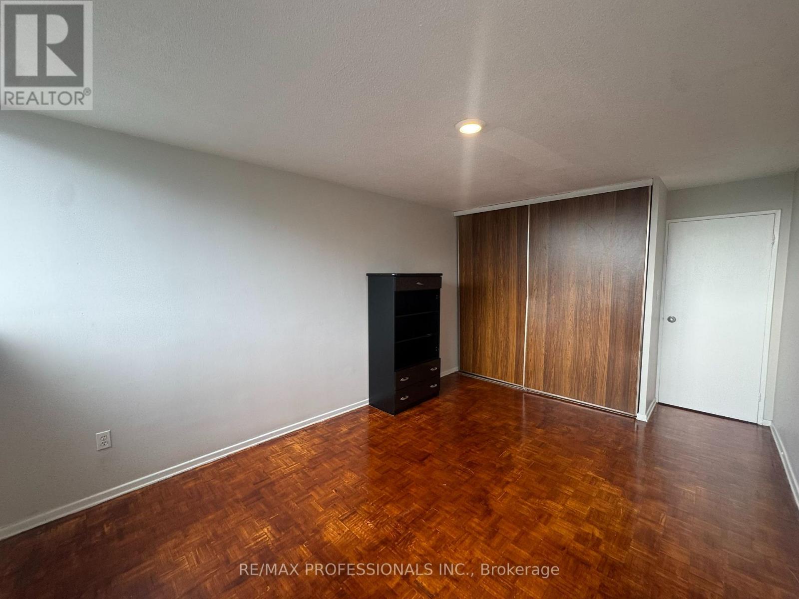 602 - 11 Wincott Drive, Toronto, Ontario  M9R 2R9 - Photo 16 - W13428182