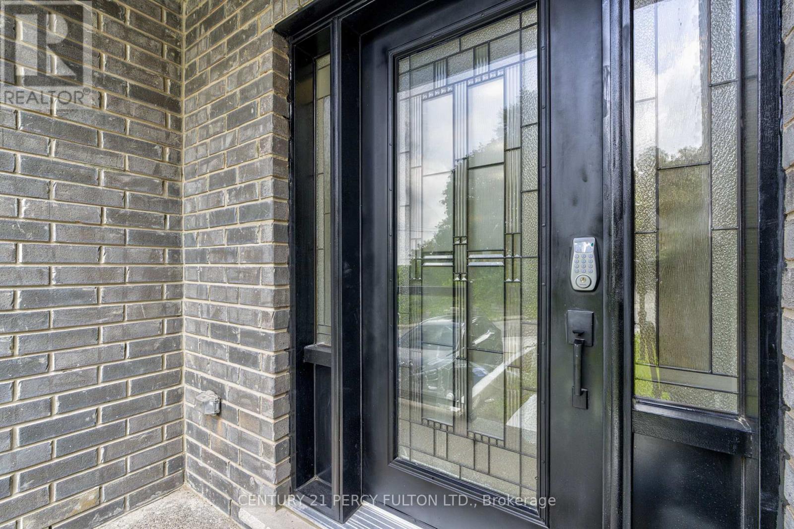 15 Bechtel Street, Cambridge, Ontario  N3C 1Z7 - Photo 3 - X13680258
