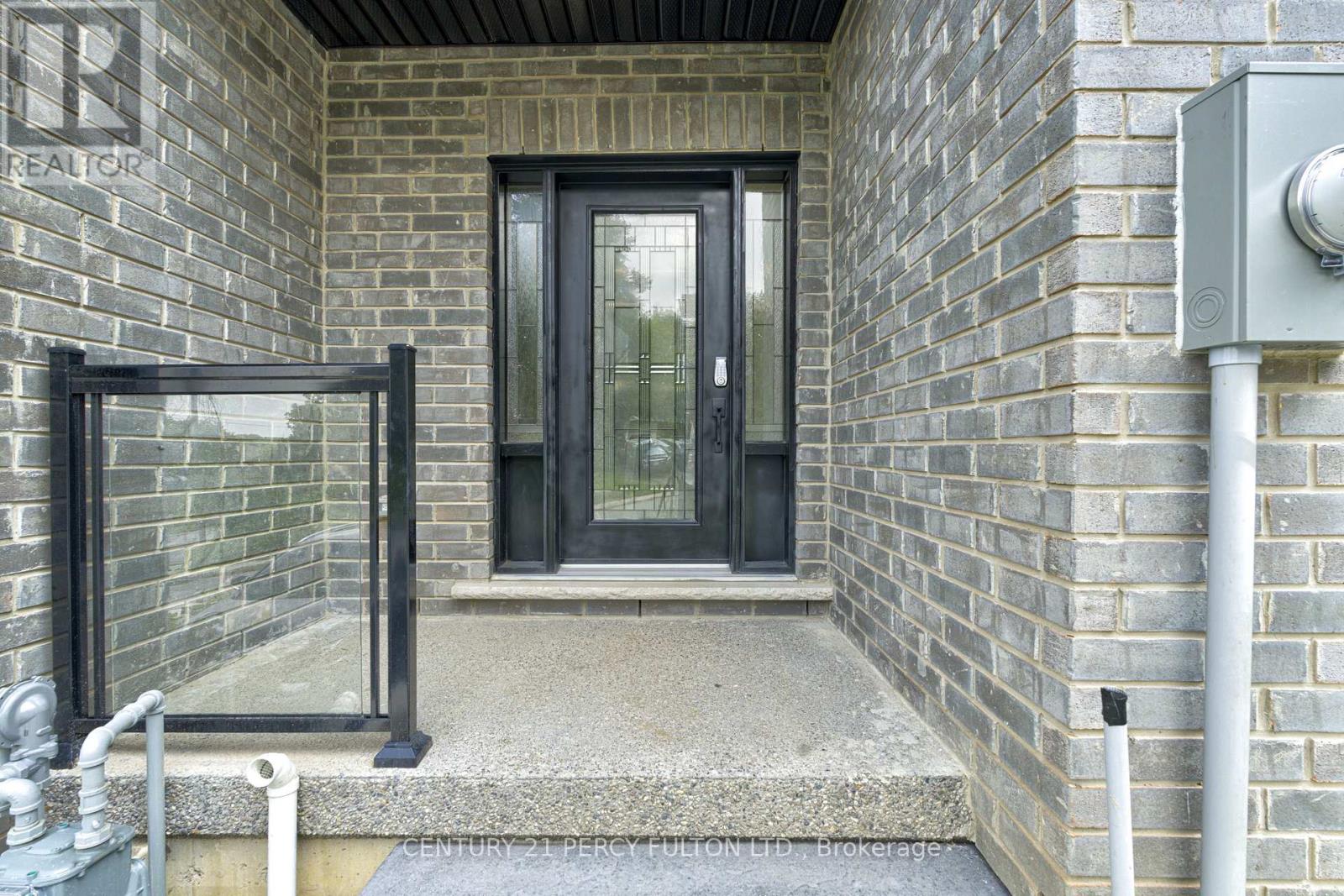 15 Bechtel Street, Cambridge, Ontario  N3C 1Z7 - Photo 4 - X13680258