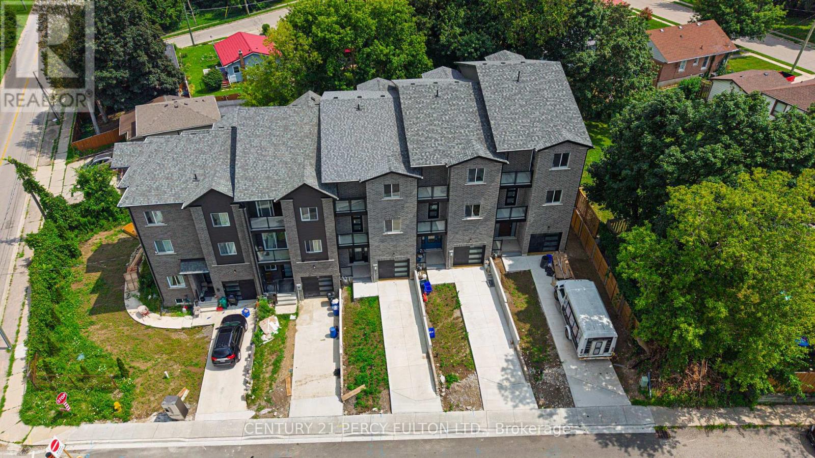 15 Bechtel Street, Cambridge, Ontario  N3C 1Z7 - Photo 2 - X13680258
