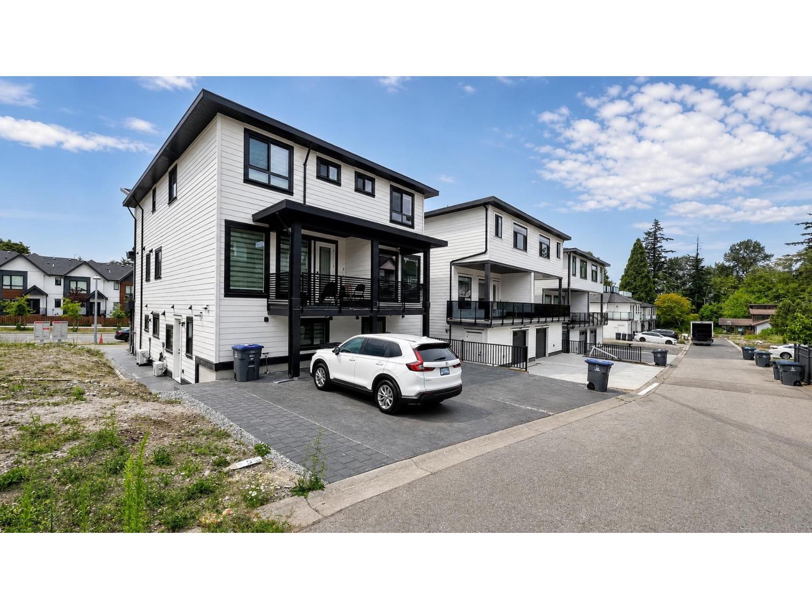 16521 20 Avenue, Surrey, British Columbia  V3Z 0X6 - Photo 2 - R3155959