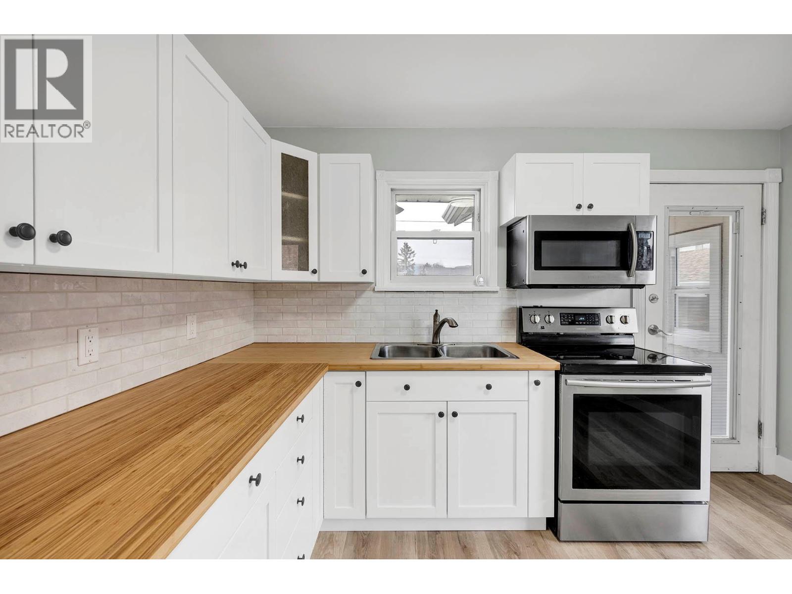 146 Marcel Street, Kamloops, British Columbia  V2B 4C3 - Photo 4 - 10394286