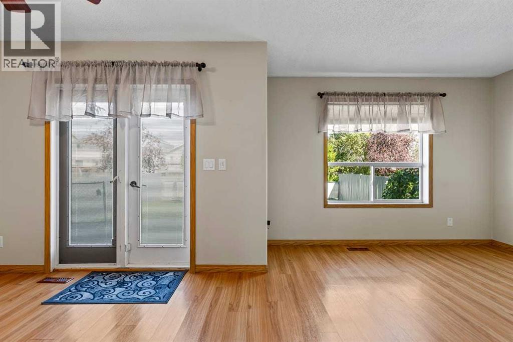 158 Saratoga Close NE, Calgary, Alberta  T1Y 7A1 - Photo 12 - A2325976
