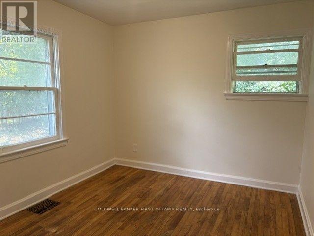 92 Lotta Avenue, Ottawa, Ontario  K2G 2B7 - Photo 3 - X13680744