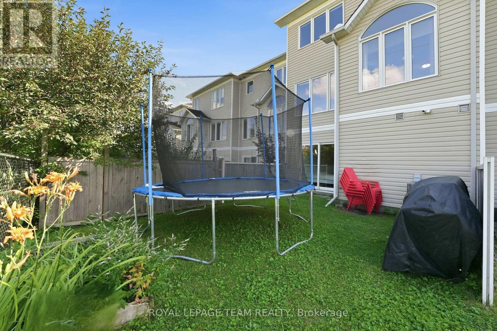 258 Forestbrook Street, Ottawa, Ontario  K2K 0B4 - Photo 34 - X13671846