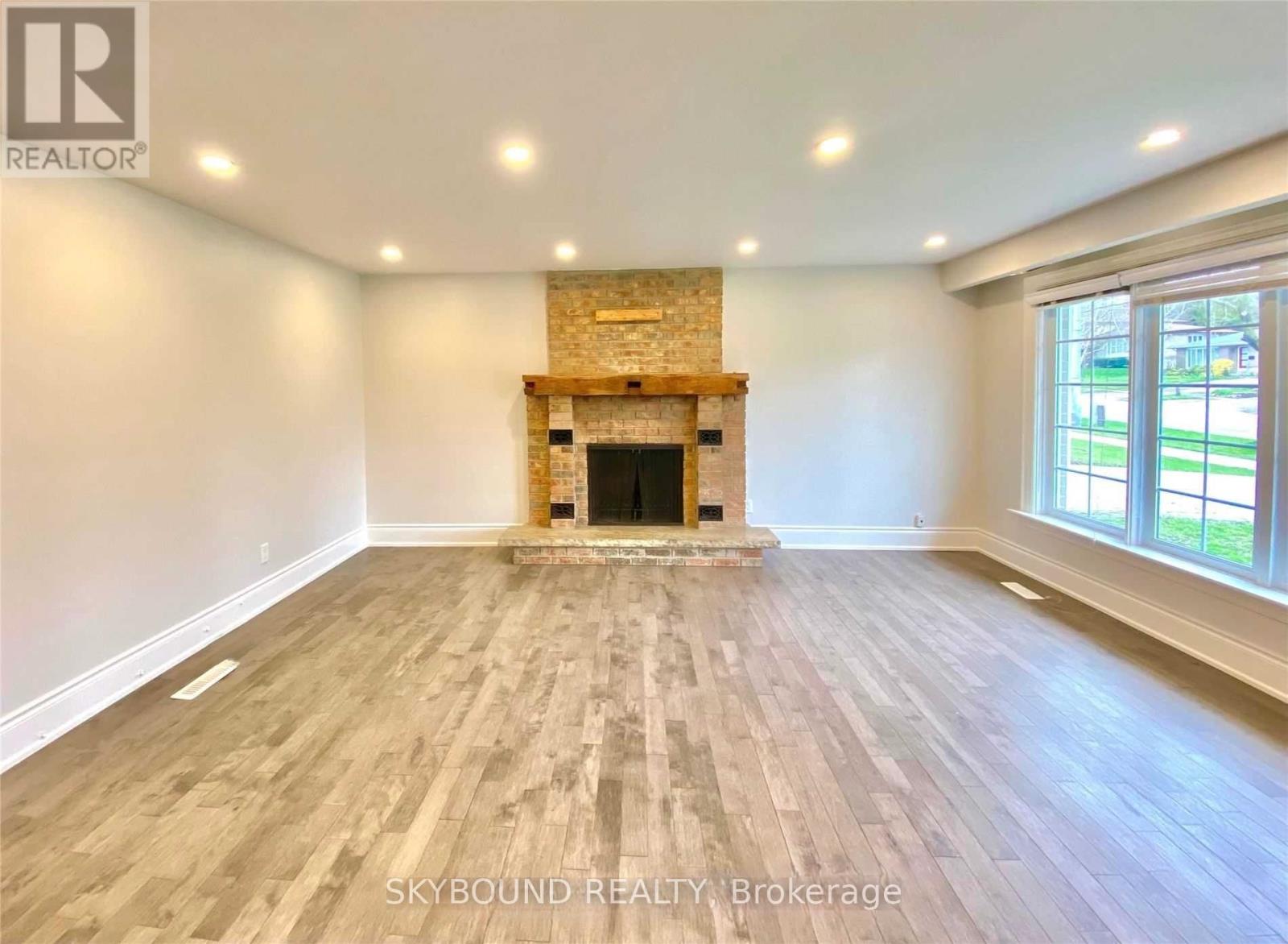 165 Orchard Heights Boulevard, Aurora, Ontario  L4G 3A3 - Photo 3 - N13680754