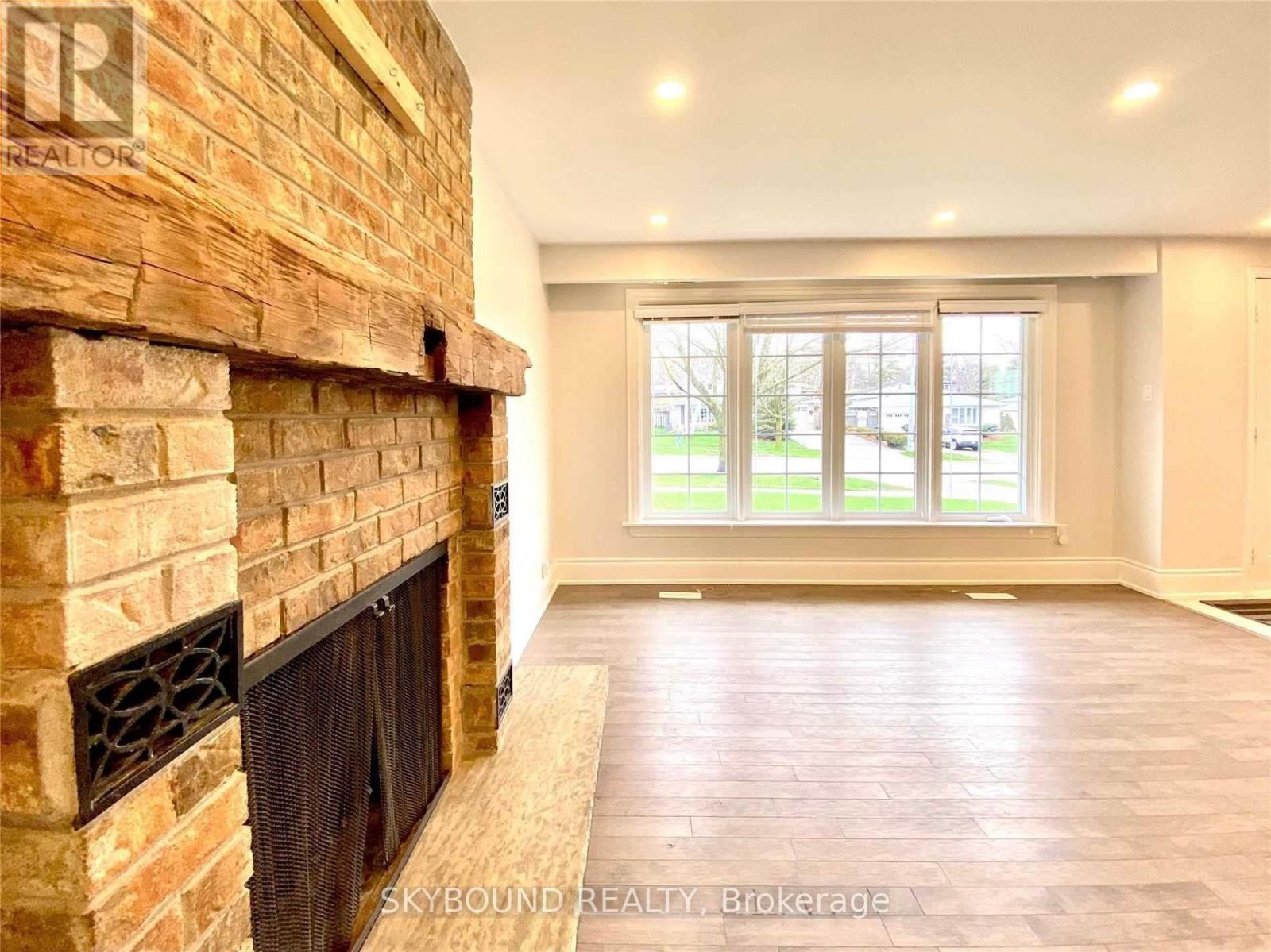 165 Orchard Heights Boulevard, Aurora, Ontario  L4G 3A3 - Photo 5 - N13680754