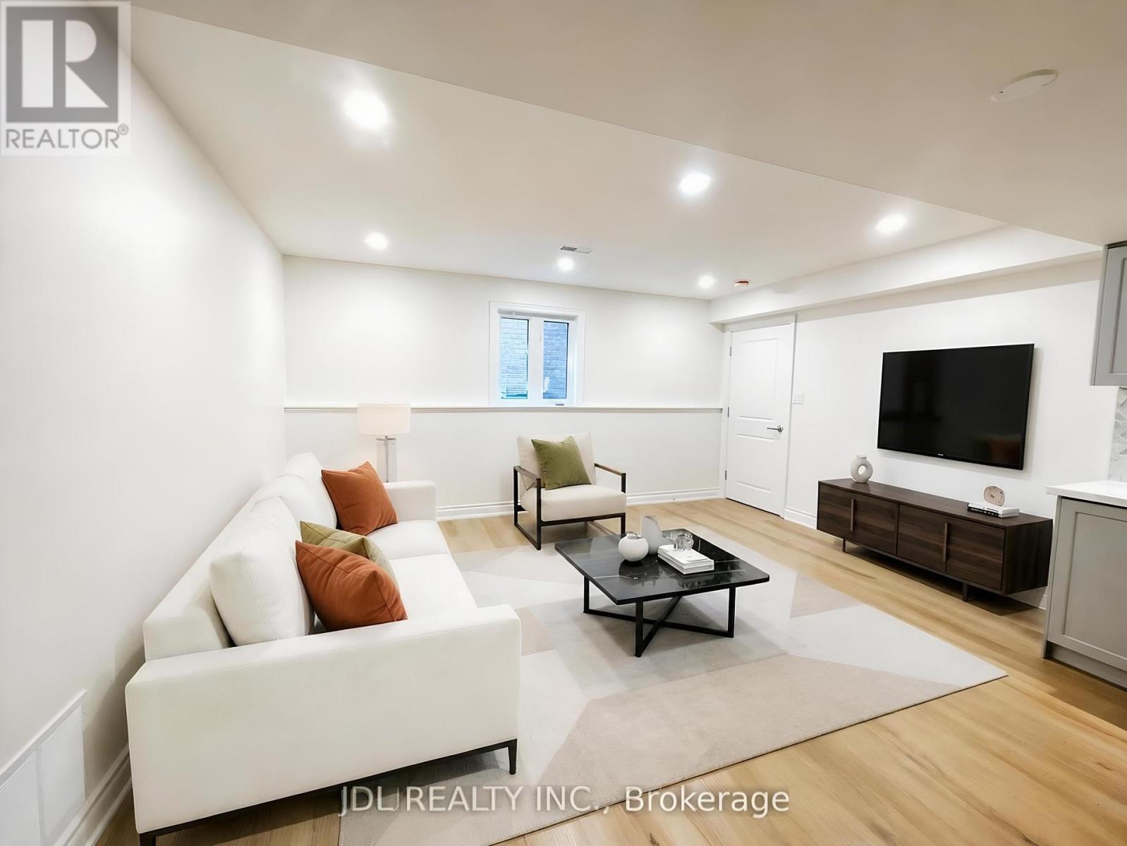 Unit 2 - 8 Tascona Court, Barrie, Ontario  L4M 0C5 - Photo 4 - S13680732