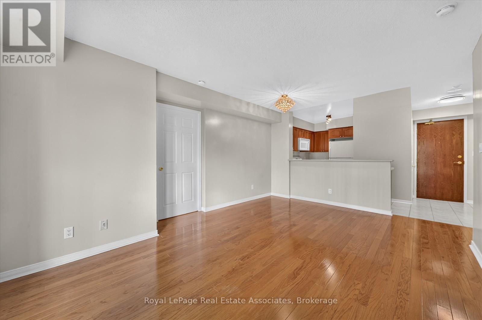 908 - 7 Michael Power Place, Toronto, Ontario  M9A 0A4 - Photo 11 - W13680726