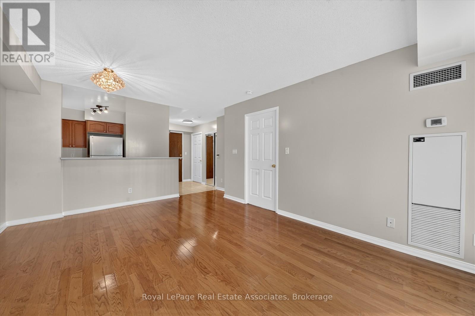 908 - 7 Michael Power Place, Toronto, Ontario  M9A 0A4 - Photo 12 - W13680726