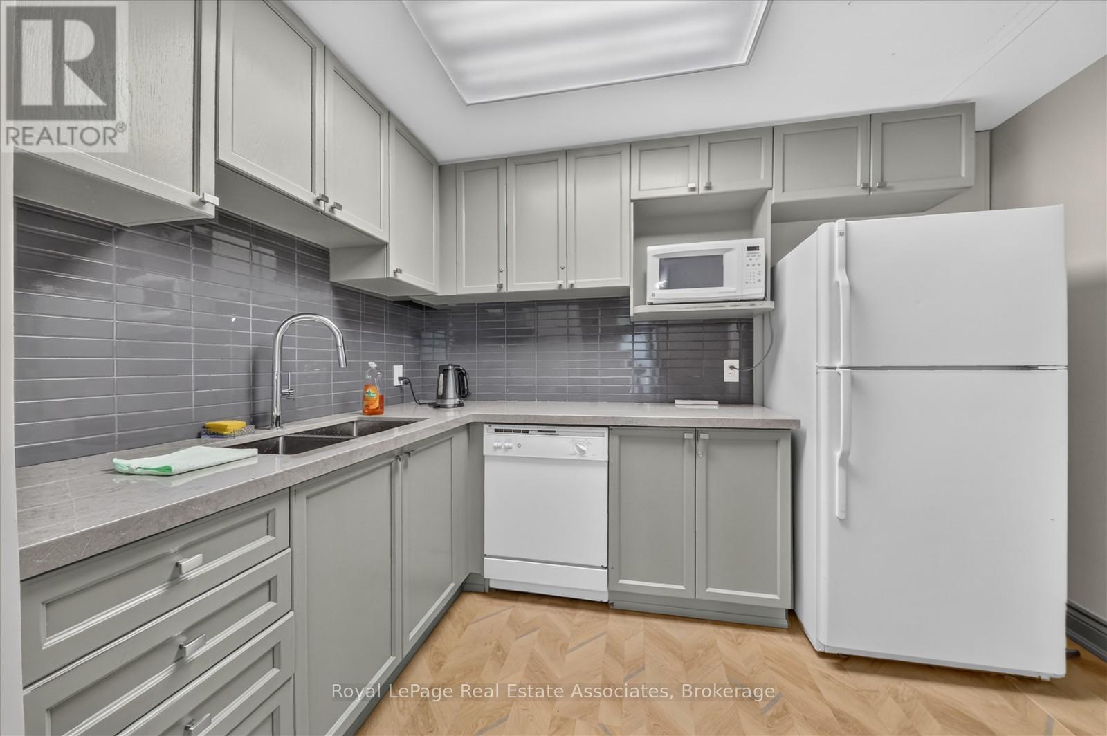 908 - 7 Michael Power Place, Toronto, Ontario  M9A 0A4 - Photo 32 - W13680726