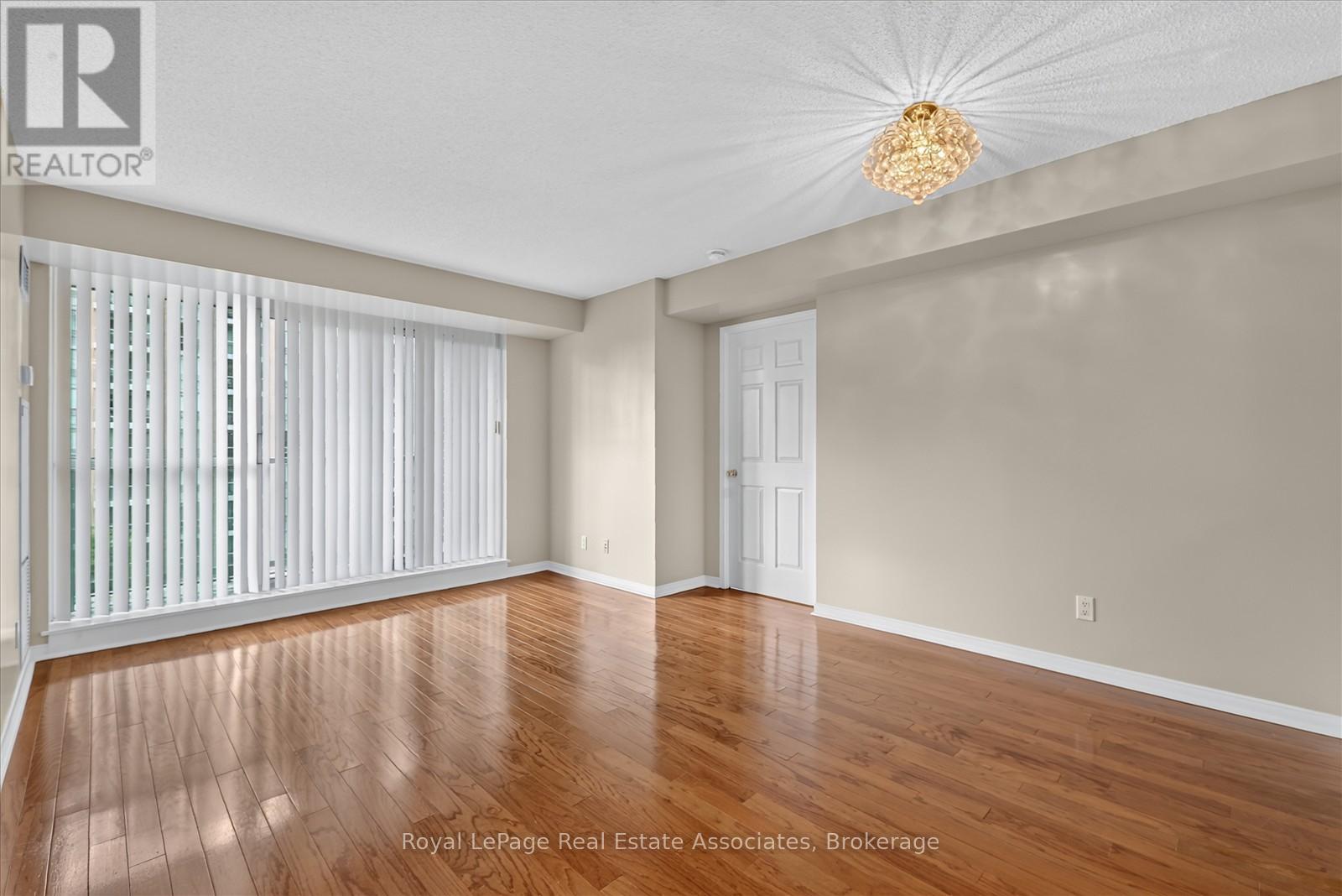 908 - 7 Michael Power Place, Toronto, Ontario  M9A 0A4 - Photo 8 - W13680726