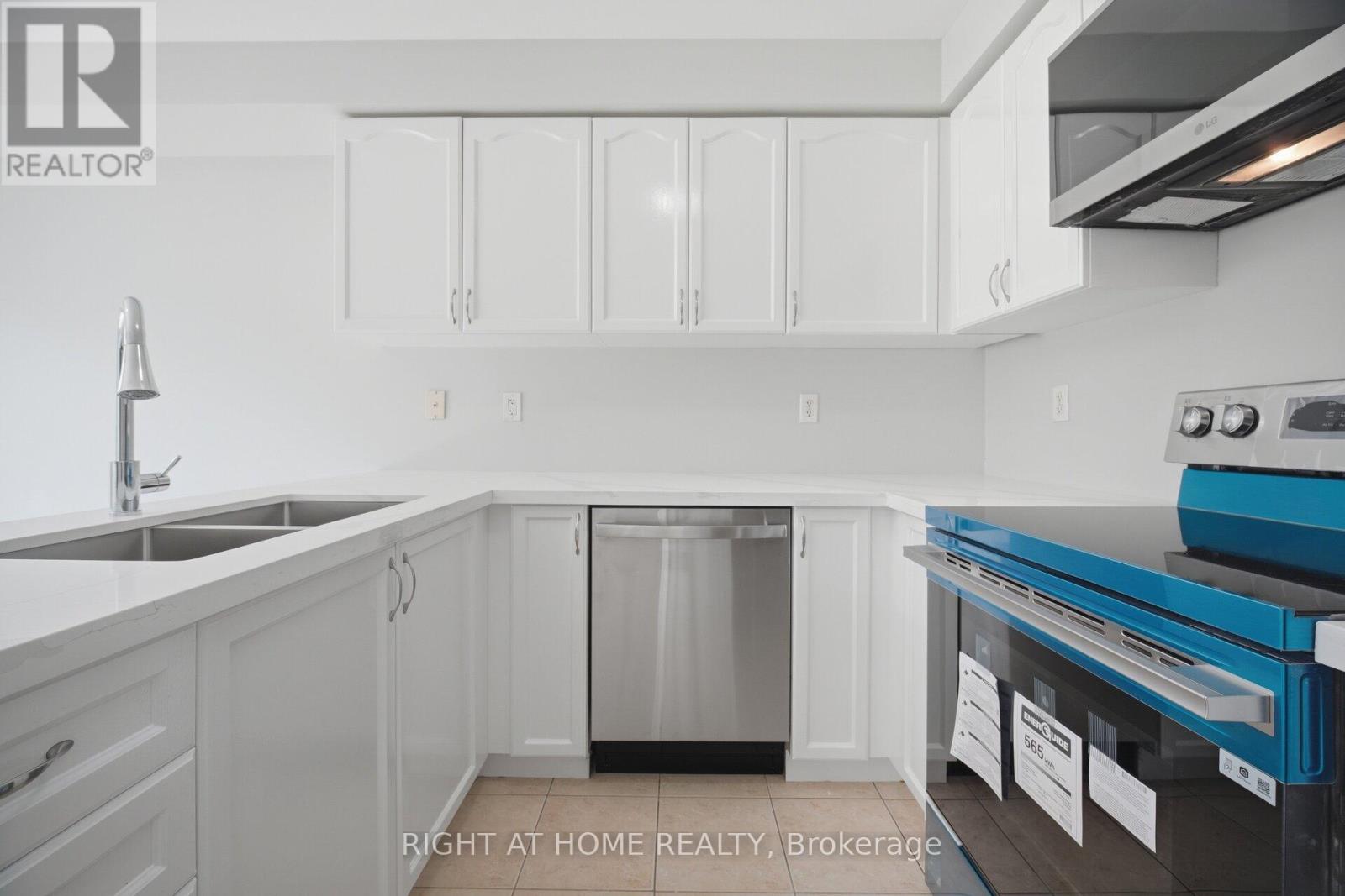 1064 Wickson Way, Milton, Ontario  L9T 6Y4 - Photo 16 - W13680742