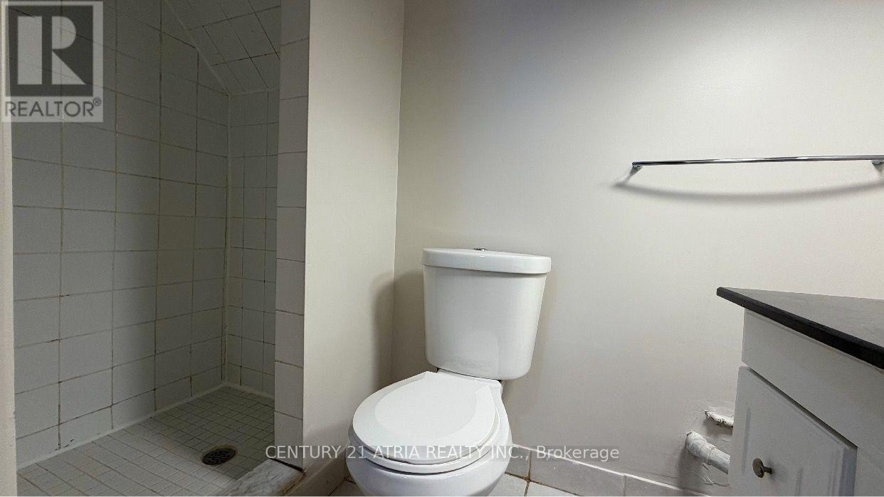 Rear Ground Flr - 65 Newlin Crescent, Toronto, Ontario  M3L 1X5 - Photo 11 - W13680748