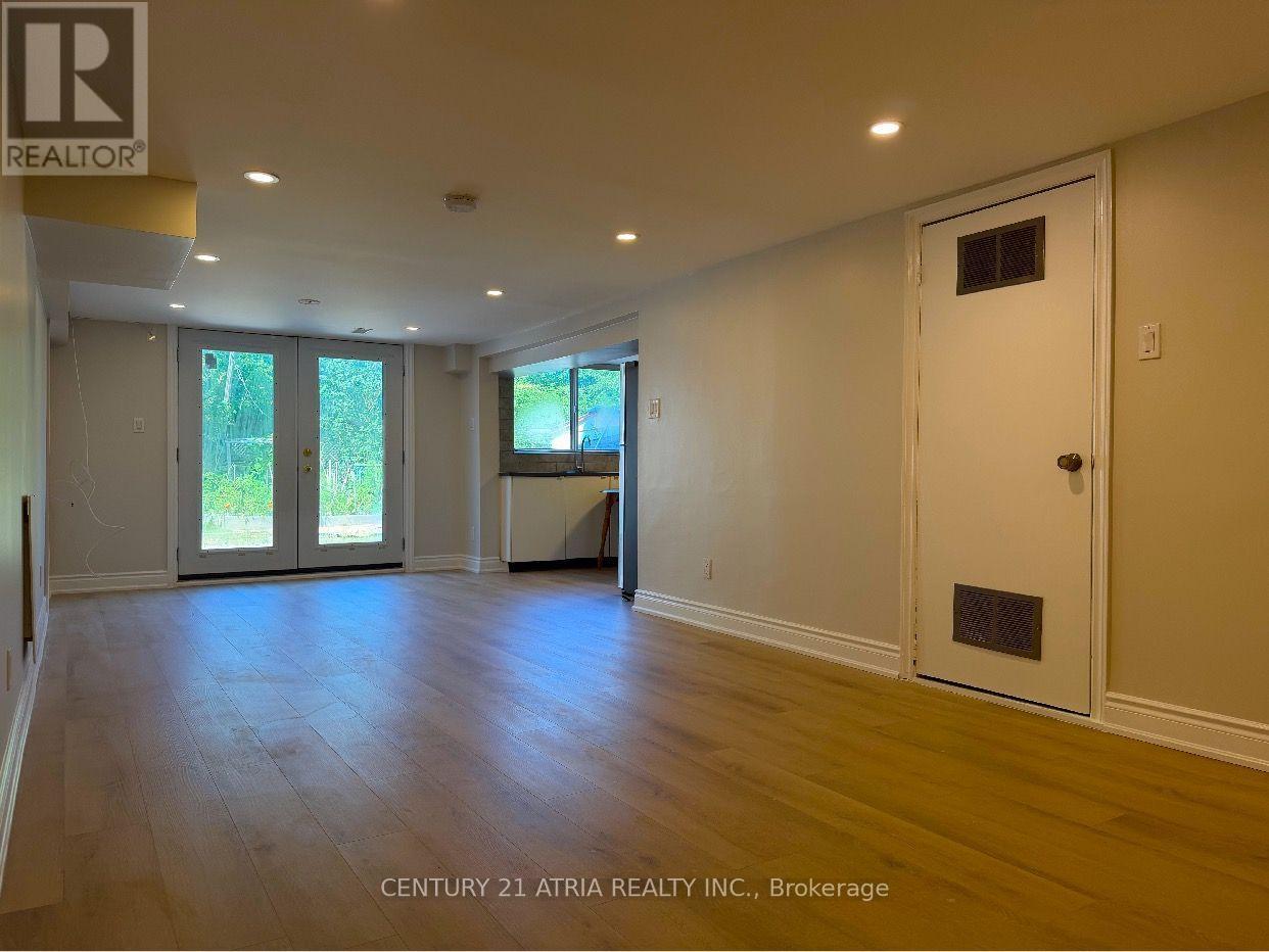 Rear Ground Flr - 65 Newlin Crescent, Toronto, Ontario  M3L 1X5 - Photo 5 - W13680748
